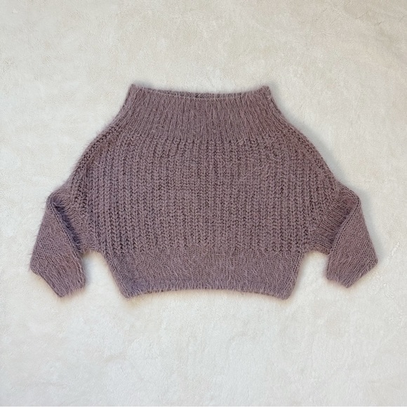 Lulus Carino Dusty Purple Off-the-Shoulder Fuzzy Cropped Sweater Size S/M - Picture 8 of 12